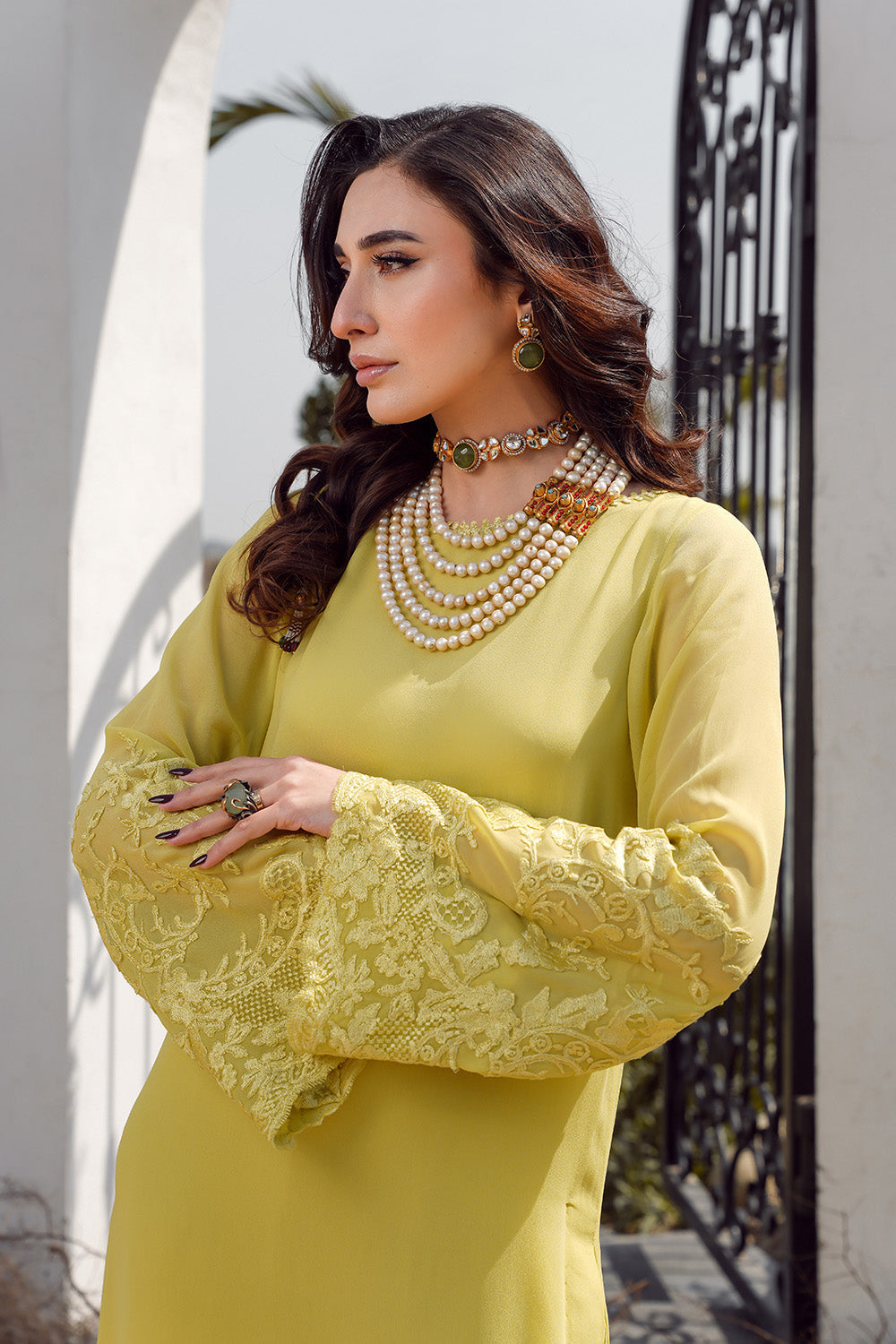Nilofer Shahid | Verve Summer 24 | Evara (3pc)  Verve SS 24 - Riwayat-e-Khas