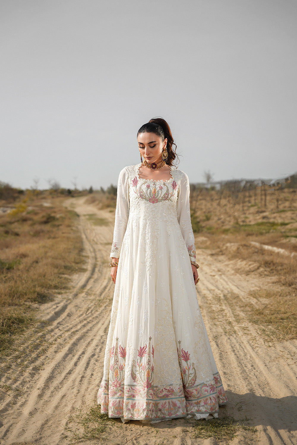 Nilofer Shahid | Verve Summer 24 | Kaira  Verve SS 24 - Riwayat-e-Khas