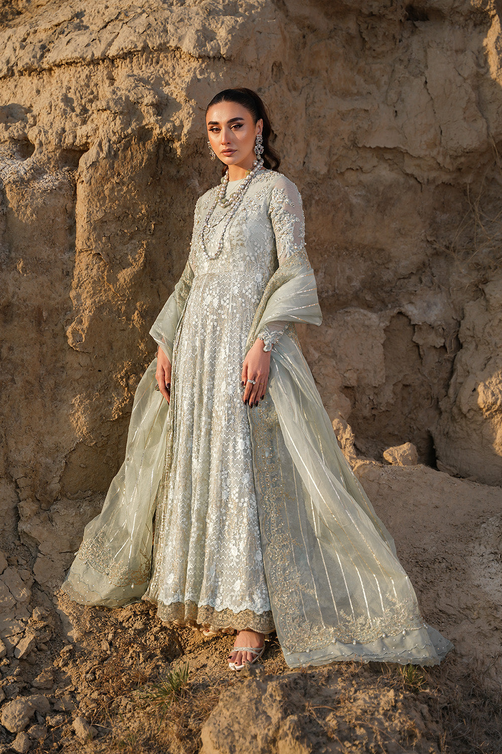 Nilofer Shahid | Verve Summer 24 | Mavi  Verve SS 24 - Riwayat-e-Khas