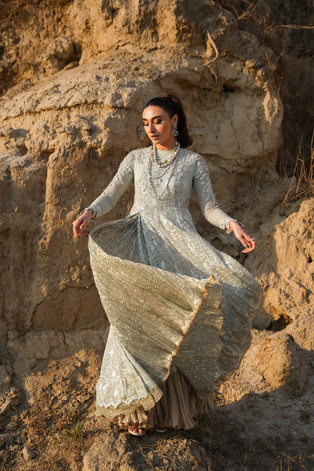 Nilofer Shahid | Verve Summer 24 | Mavi  Verve SS 24 - Riwayat-e-Khas
