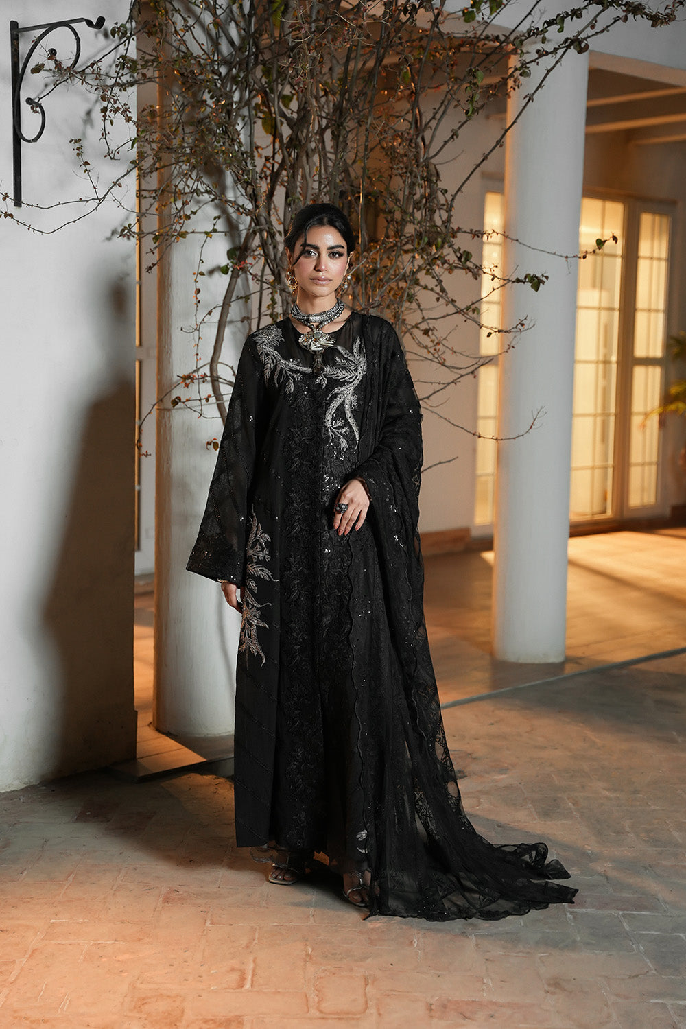 Nilofer Shahid | Verve Summer 24 | Amorist (3pc)- Verve SS 24 - Riwayat-e-Khas