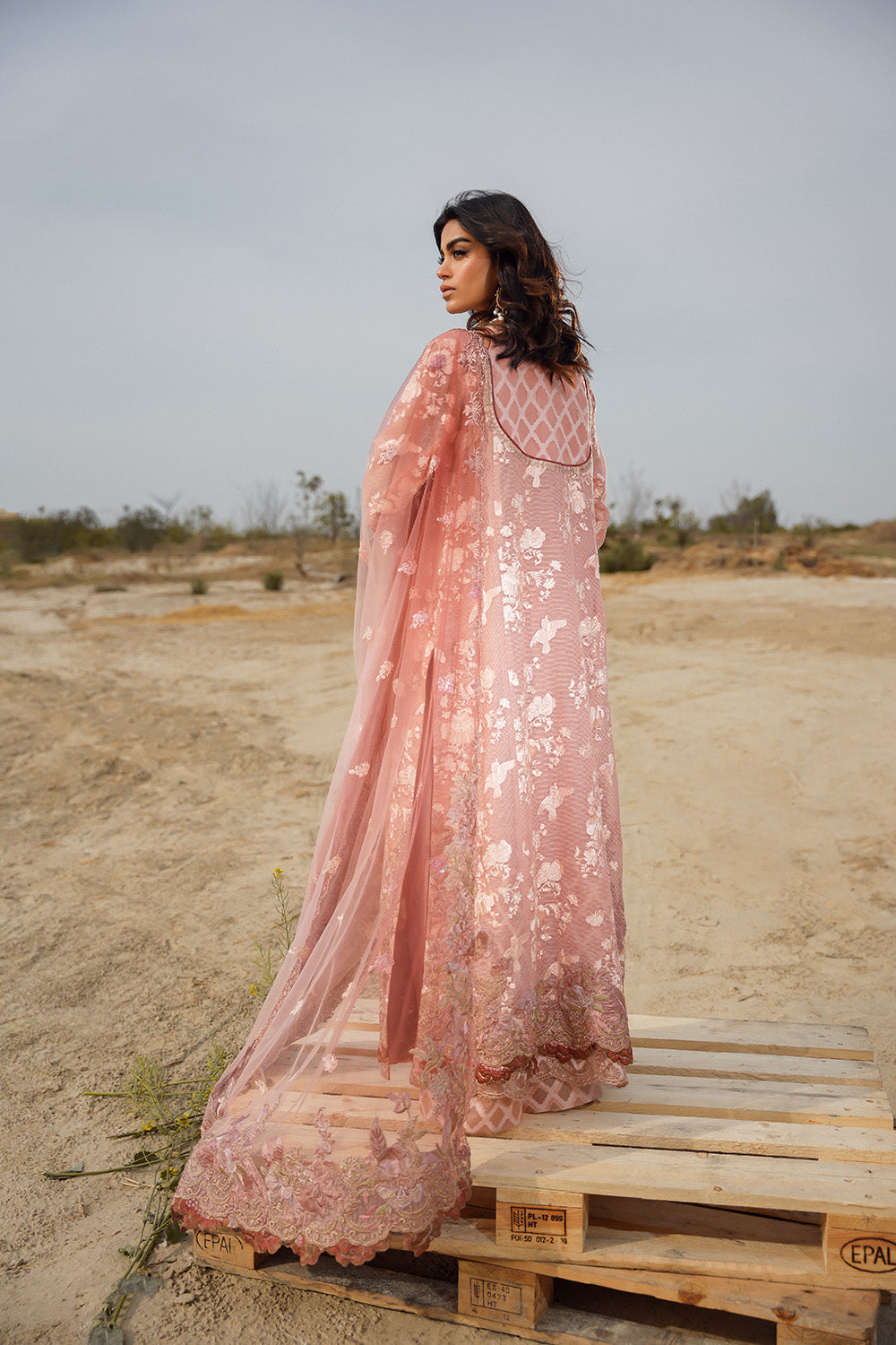 Nilofer Shahid | Verve Summer 24 | Sasha (3pc)  Verve SS 24 - Riwayat-e-Khas