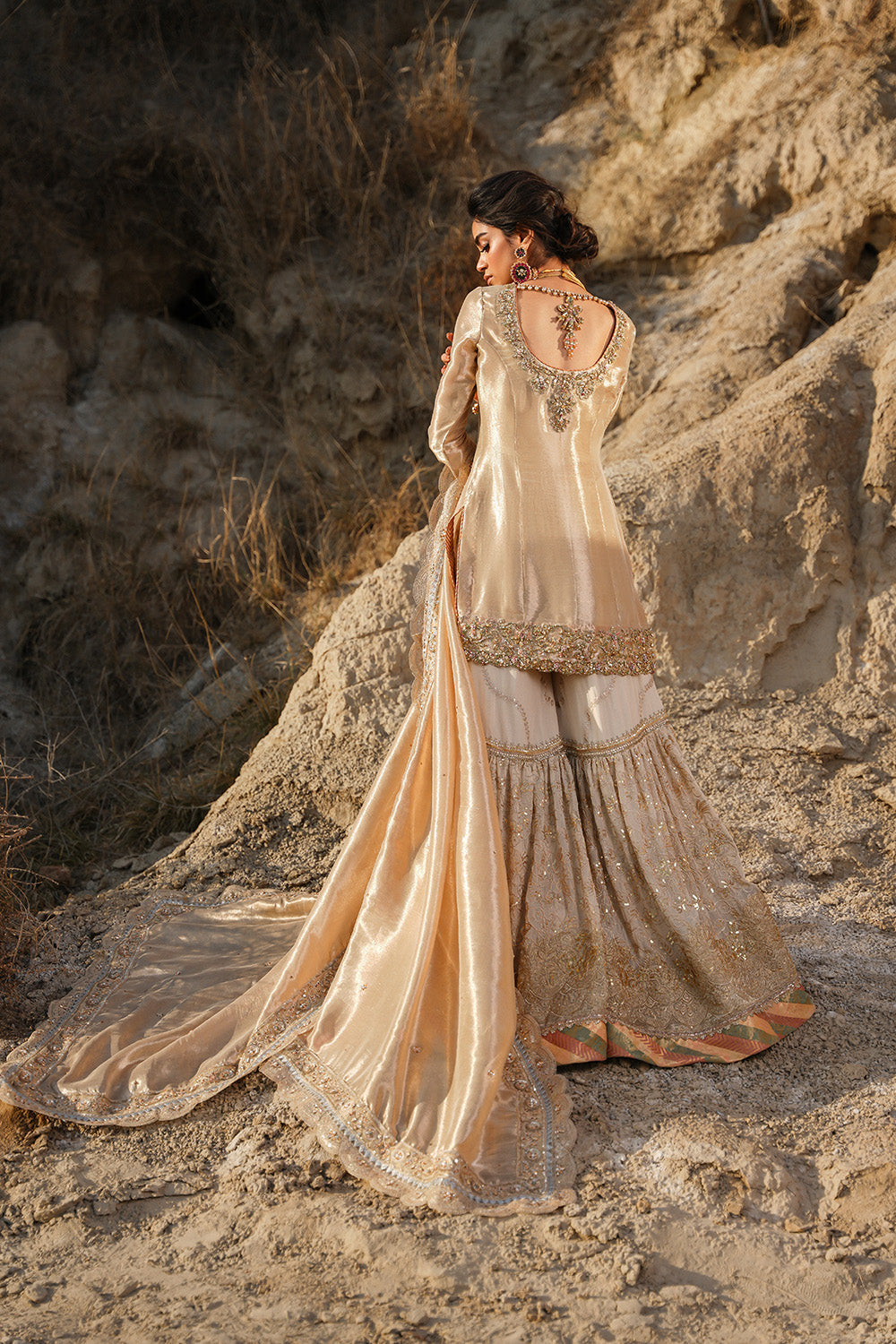 Nilofer Shahid | Verve Summer 24 | Zahria  Verve SS 24 - Riwayat-e-Khas