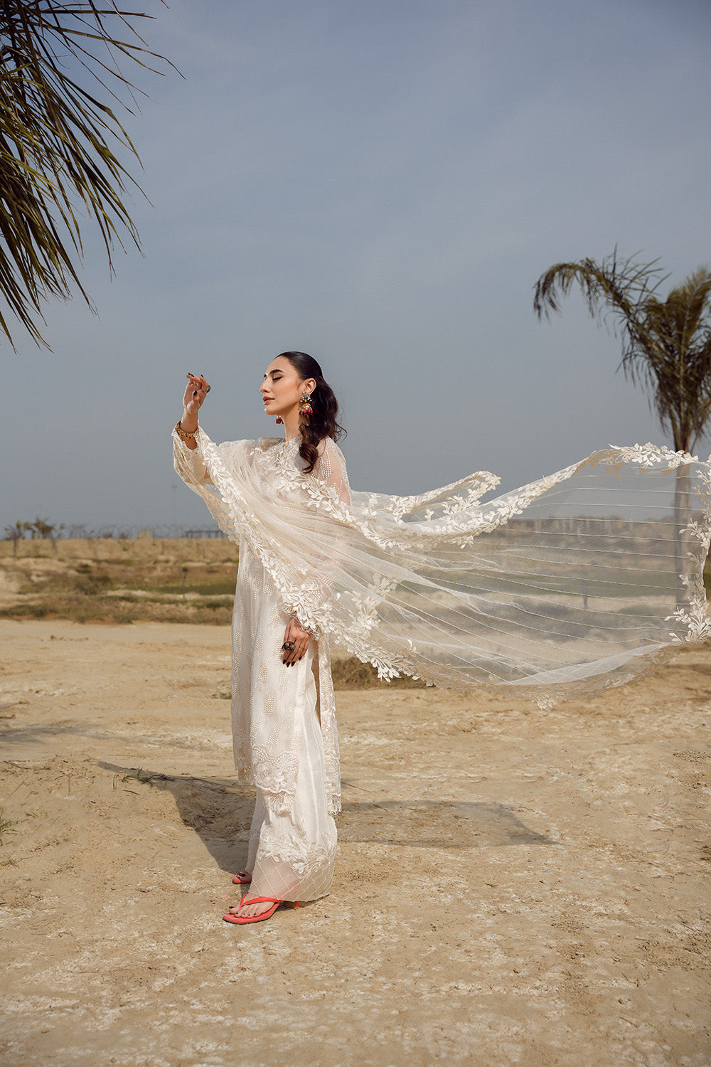 Nilofer Shahid | Verve Summer 24 | Anastasia (3pc)  Verve SS 24 - Riwayat-e-Khas