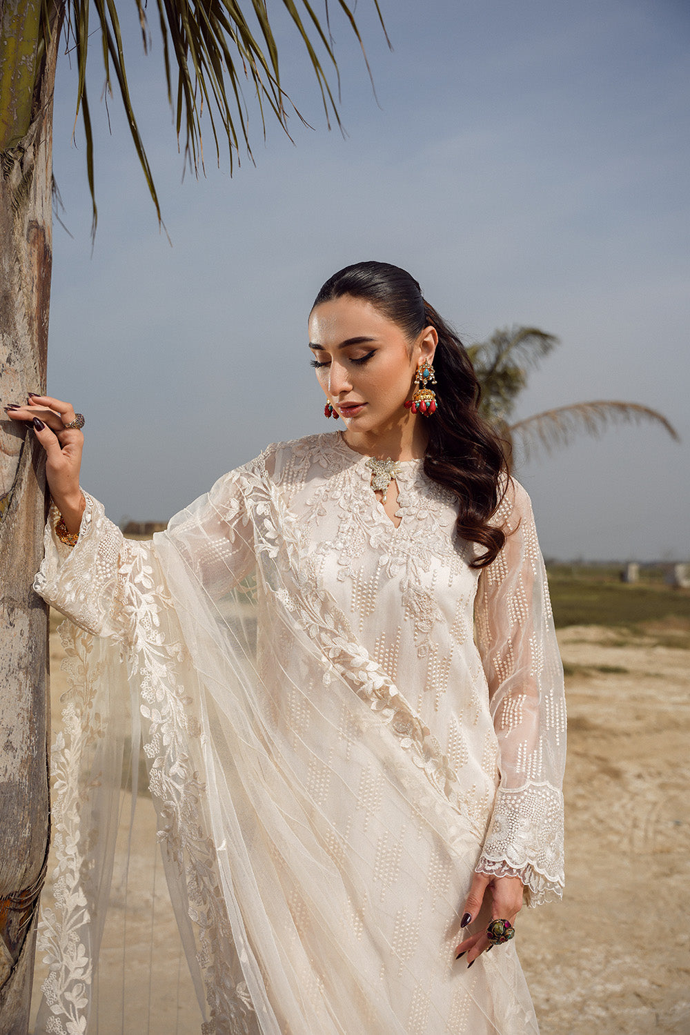 Nilofer Shahid | Verve Summer 24 | Anastasia (3pc)  Verve SS 24 - Riwayat-e-Khas
