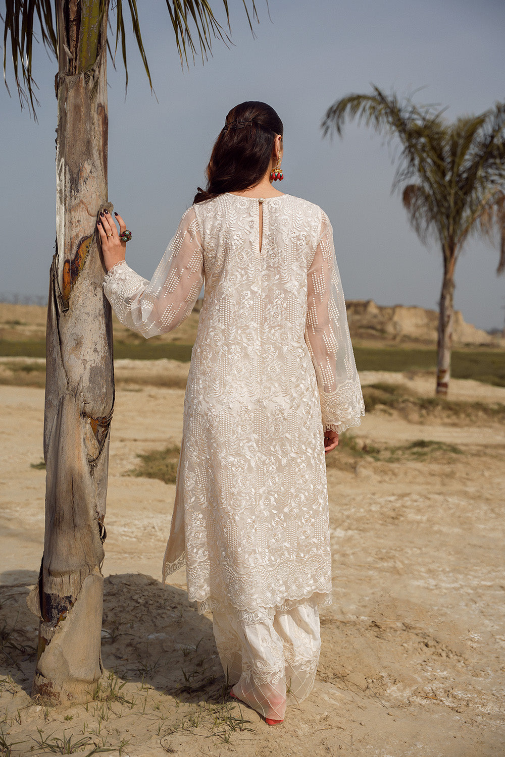 Nilofer Shahid | Verve Summer 24 | Anastasia (3pc)  Verve SS 24 - Riwayat-e-Khas