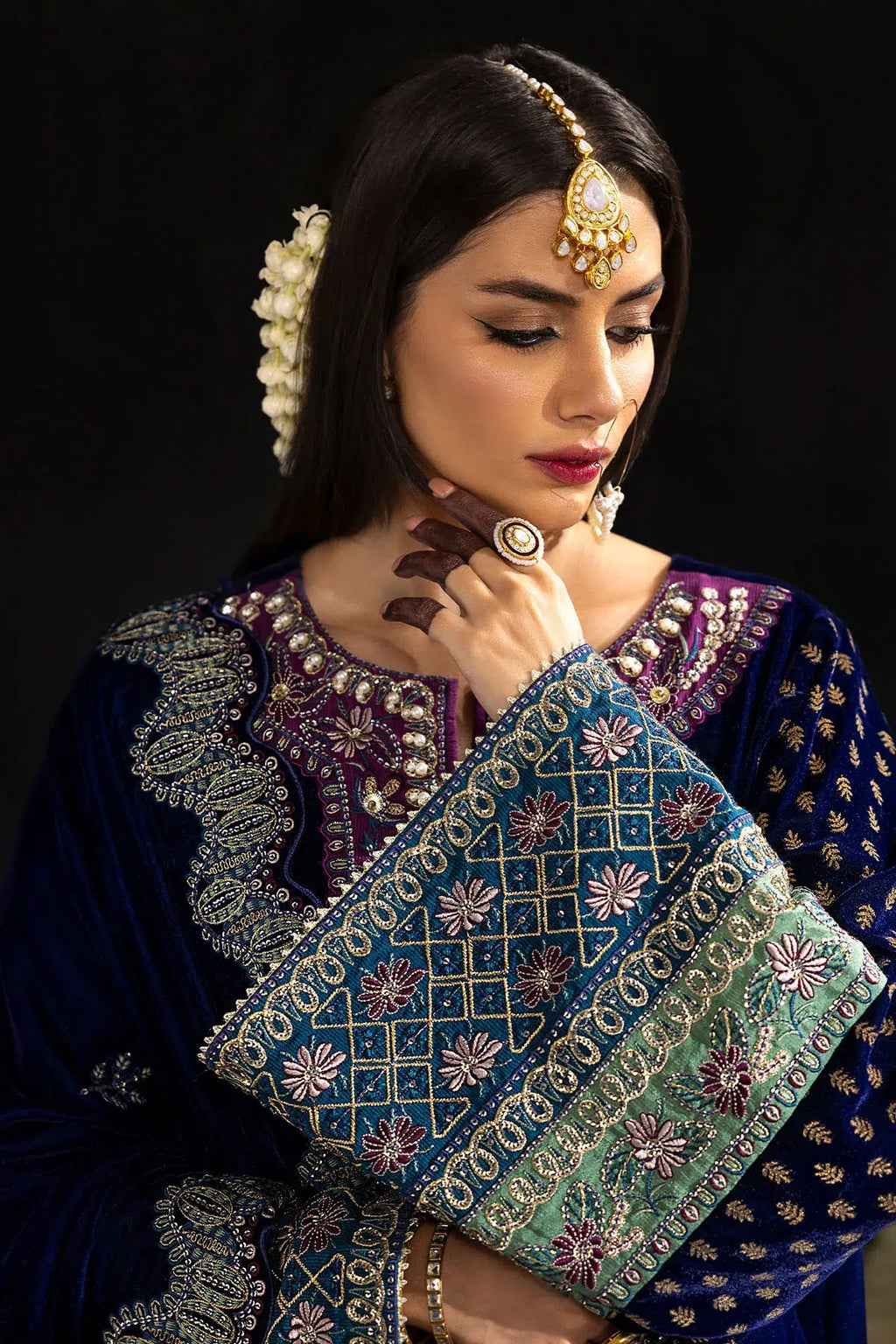 Nureh | Maya Velvet 23 | Nooreza - House Of Anaya