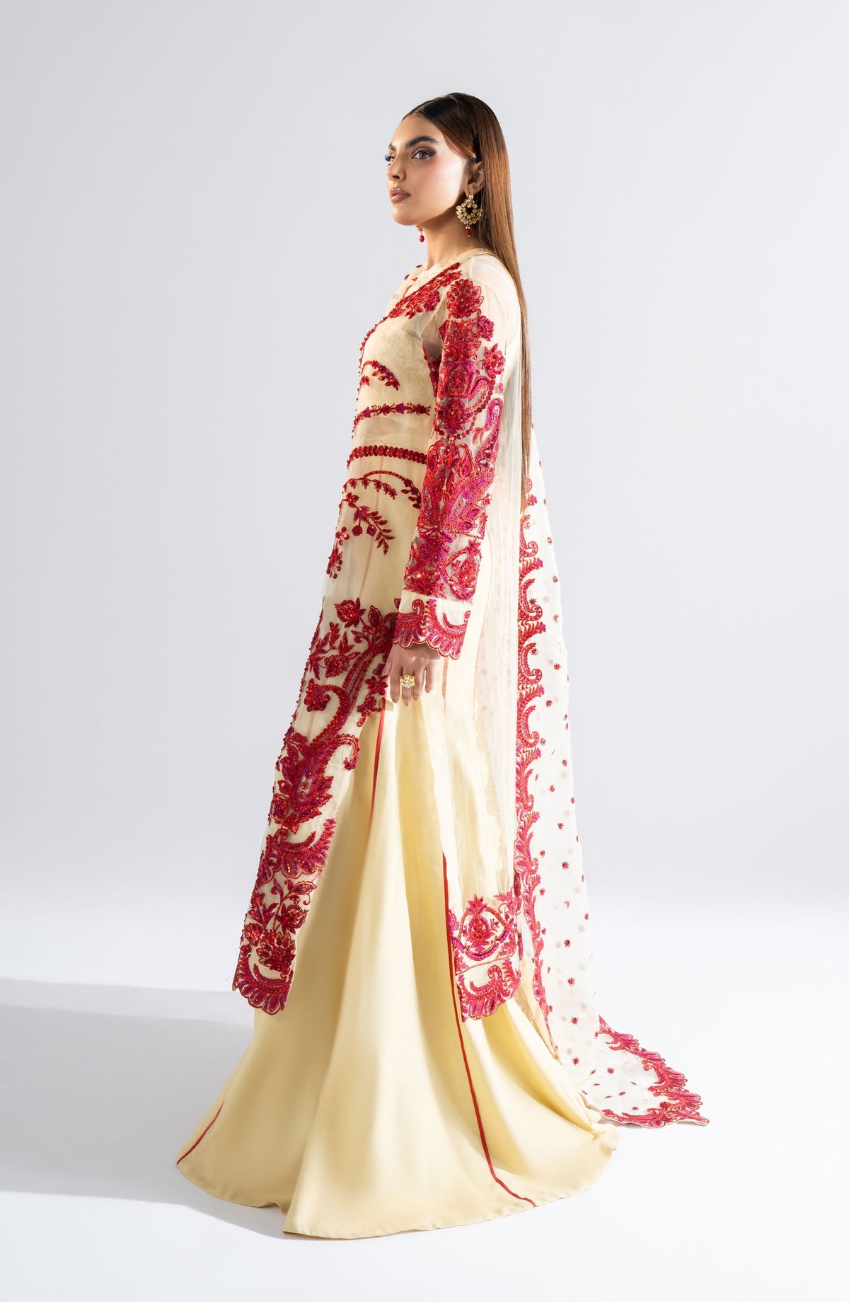 Maryum N Maria | Riwayat | ONISHA — MW24-557 - Riwayat e Khas