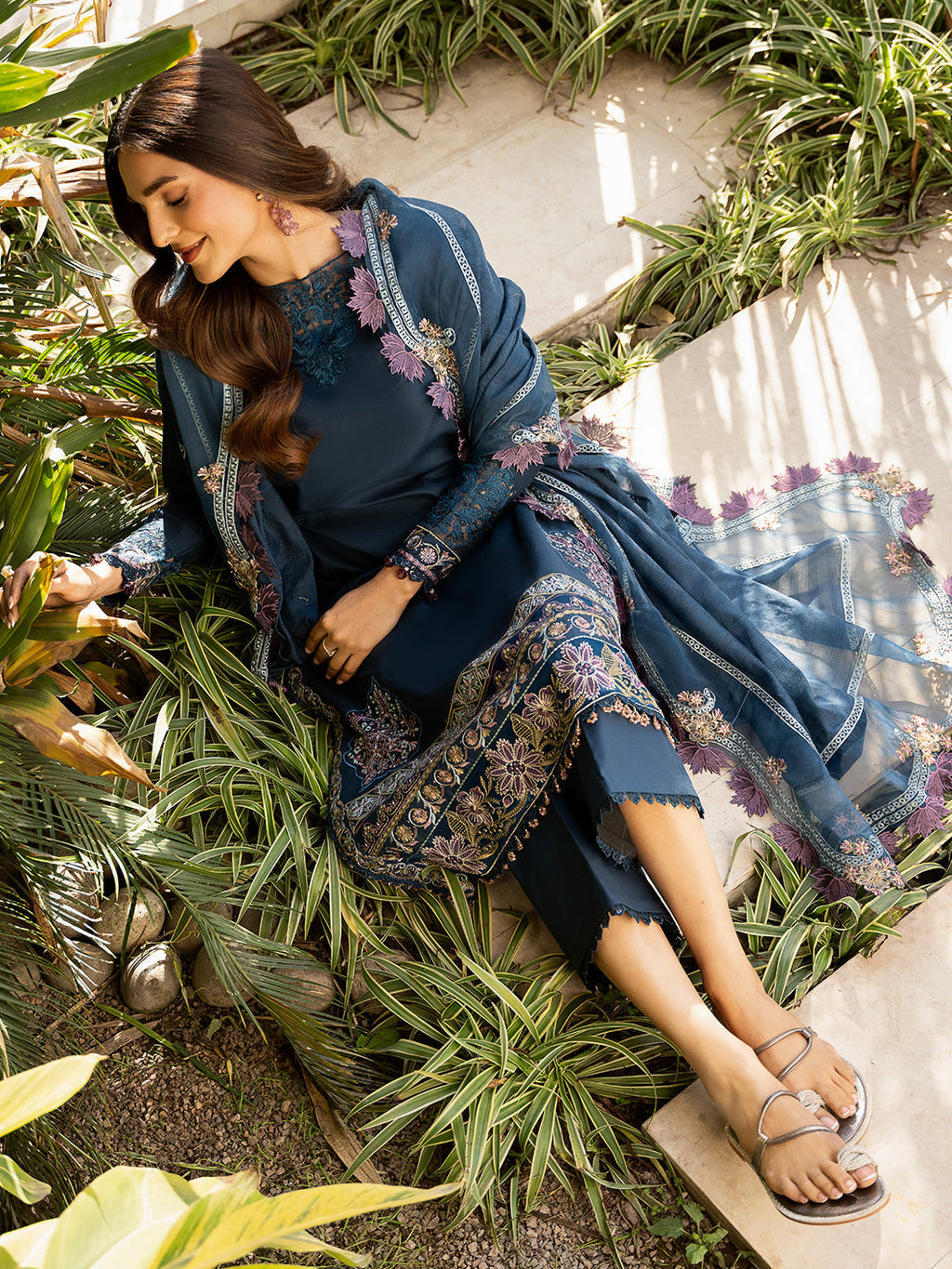 Izel | Mahveen Festive Lawn 25 | RAISA