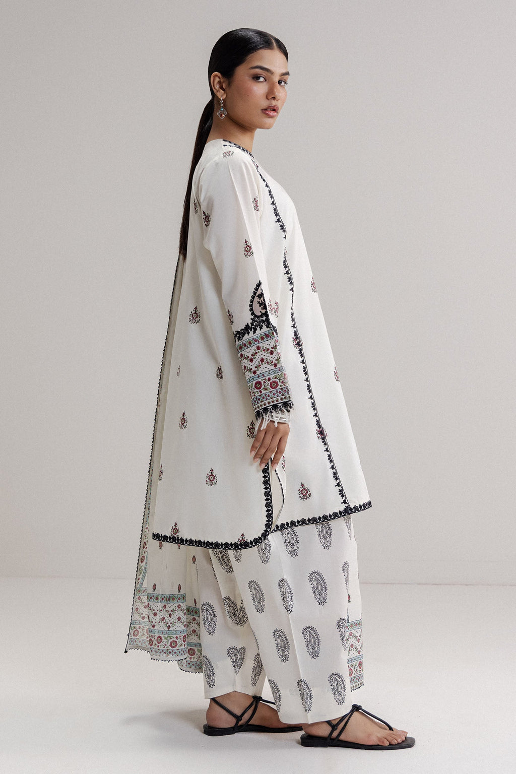 Zara Shahjahan | PRET EID II 2026 | SAFIRA