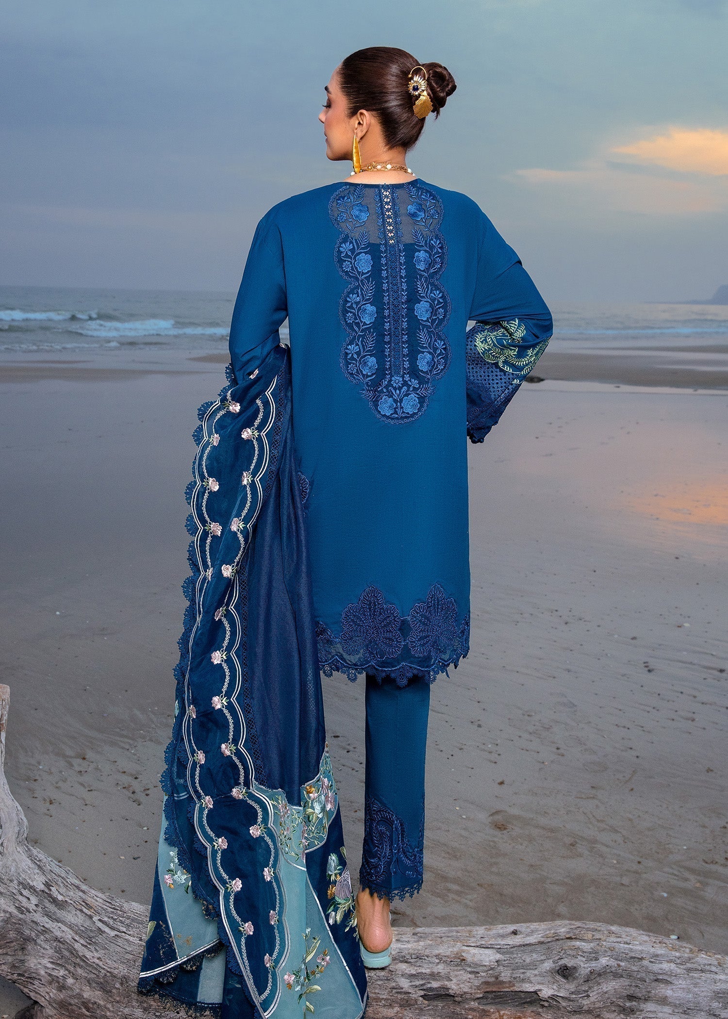 Crimson | Lawn 24 | Ulysses - Midnight - House Of Anaya