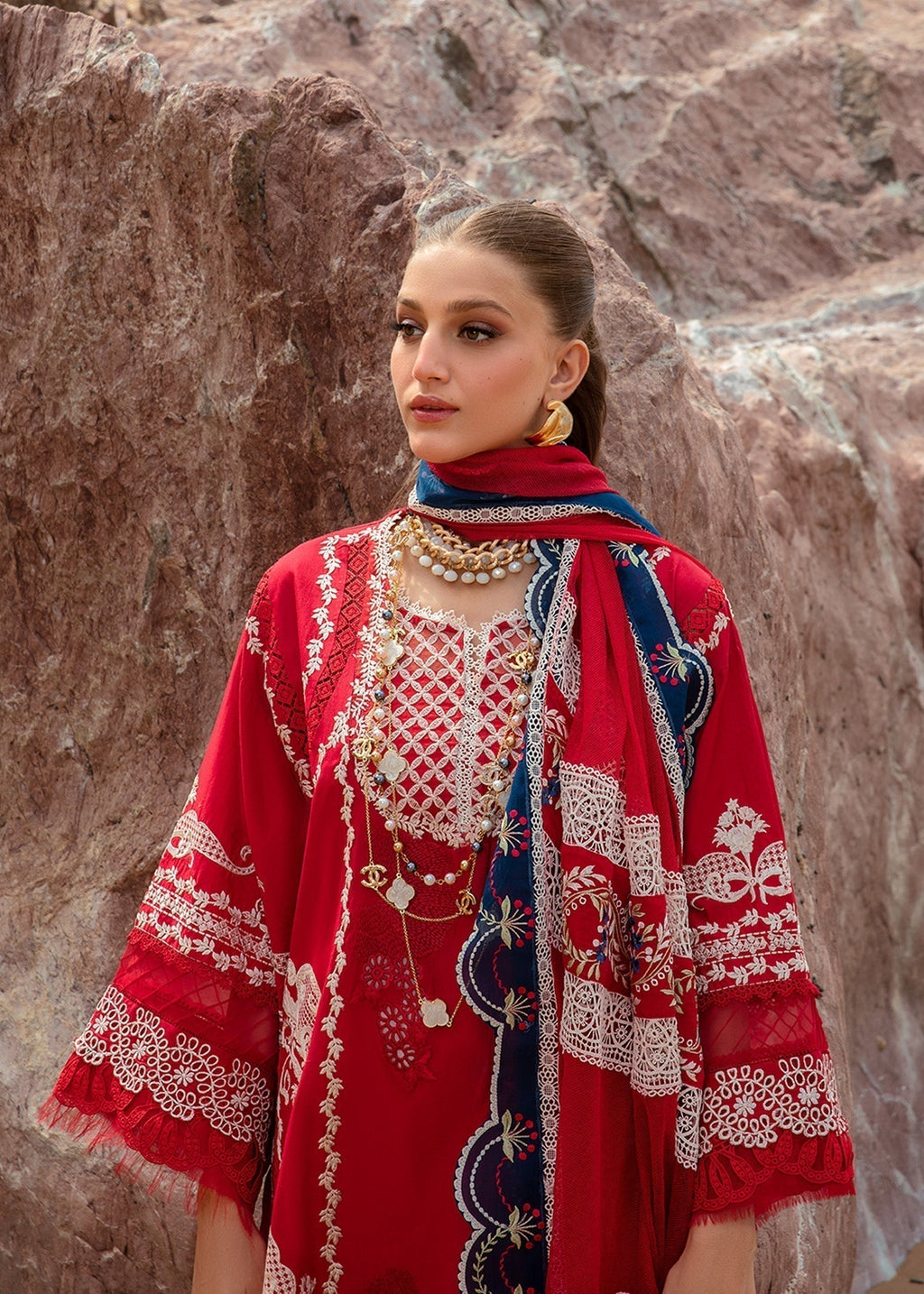 Crimson | Lawn 24 | Stars of Fire - Flame red - House Of Anaya