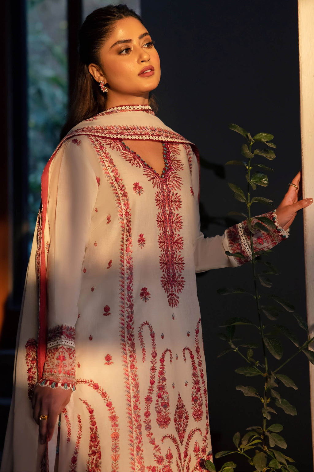 Zaha | Lawn 24 | ELANIA (ZL24-09 A) - House Of Anaya