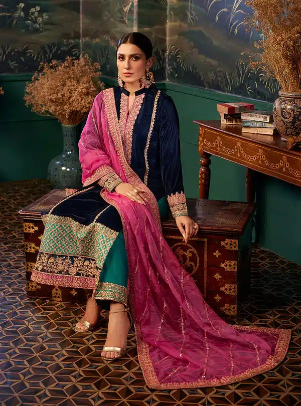 Zainab Chottani | Luxury Velvet Collection 23 | Amira - Riwayat-e-Khas