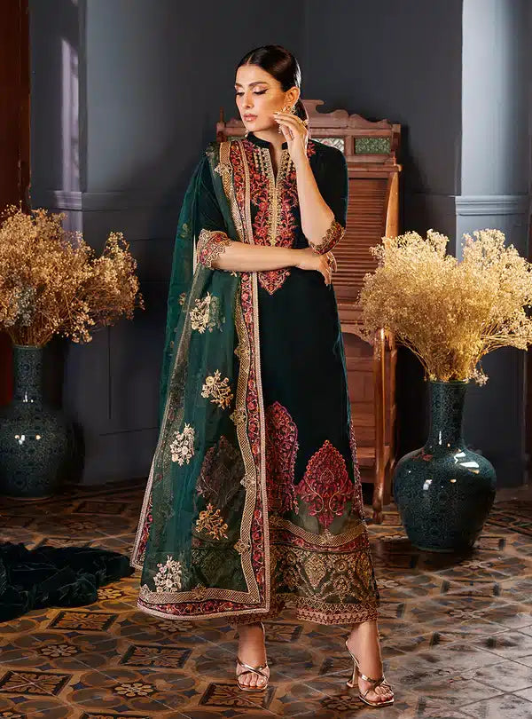 Zainab Chottani | Luxury Velvet Collection 23 | Zelena - Riwayat-e-Khas