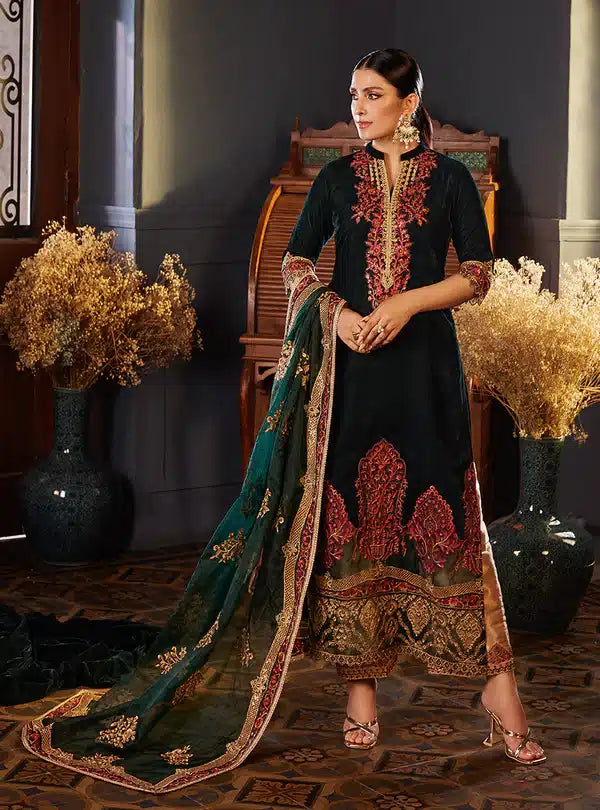 Zainab Chottani | Luxury Velvet Collection 23 | Zelena - Riwayat-e-Khas
