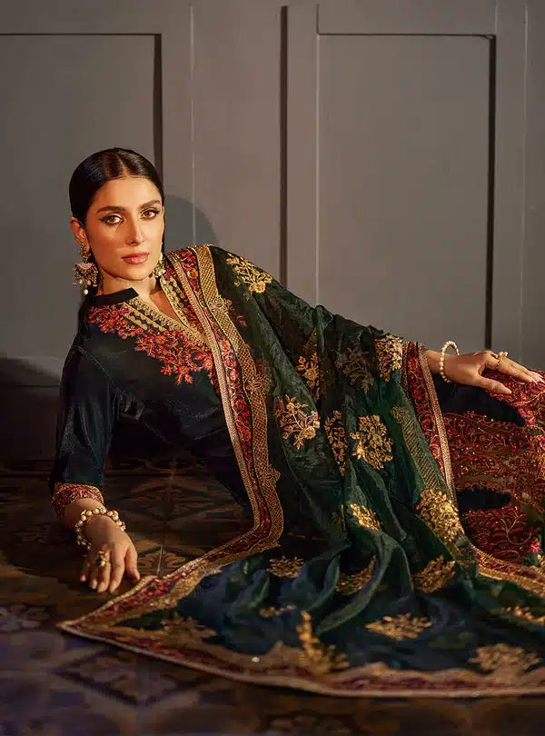 Zainab Chottani | Luxury Velvet Collection 23 | Zelena - Riwayat-e-Khas