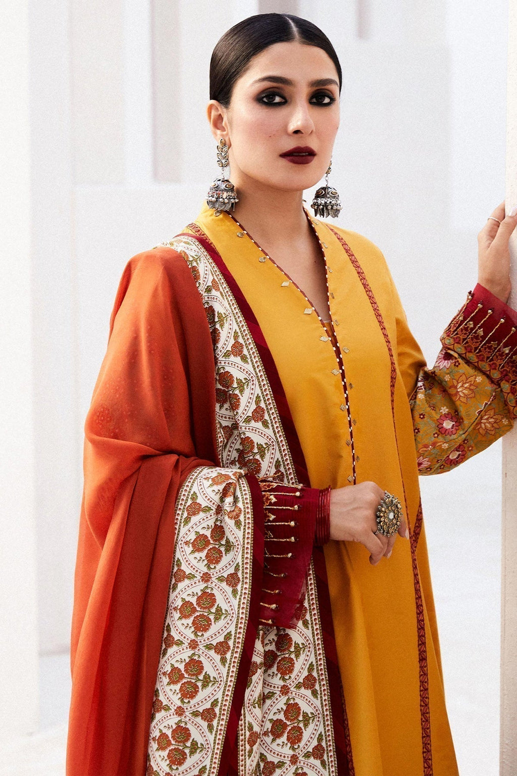 Zara Shahjahan | Luxury Lawn 24 | SANDAL-10A - Riwayat-e-Khas